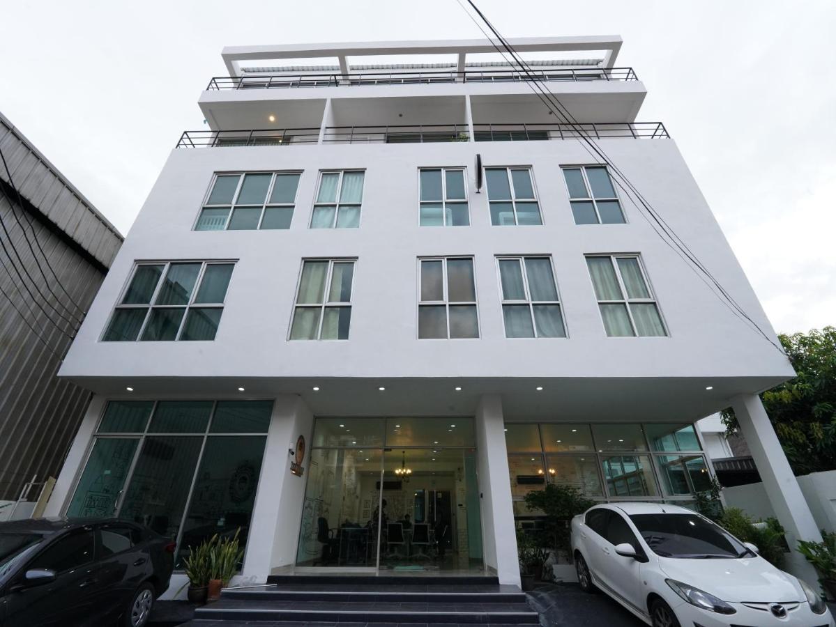 Roomquest Bangkok Sukhumvit 50 Luaran gambar